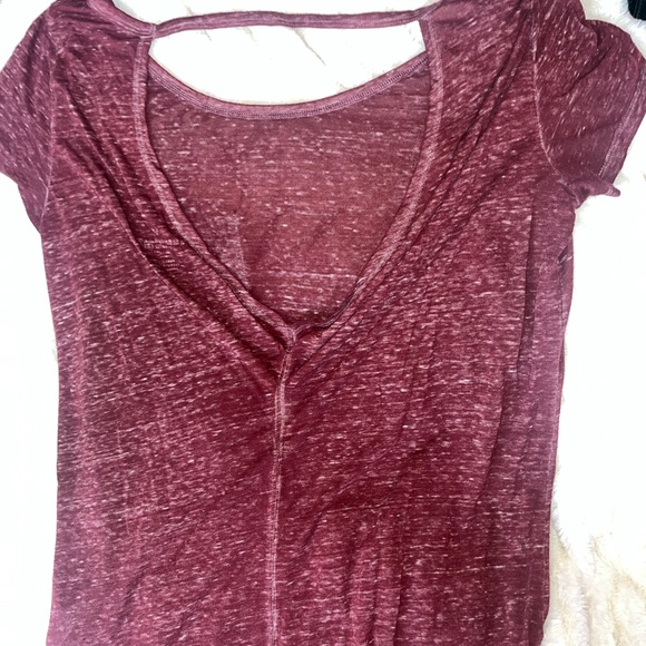 AEO maroon/burgundy relaxed fit t-shirt with open back and front pocket - Picture 2 of 3